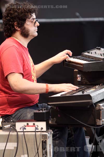 ONEIDA - 2010-06-05 - PARIS - Parc de la Villette - 